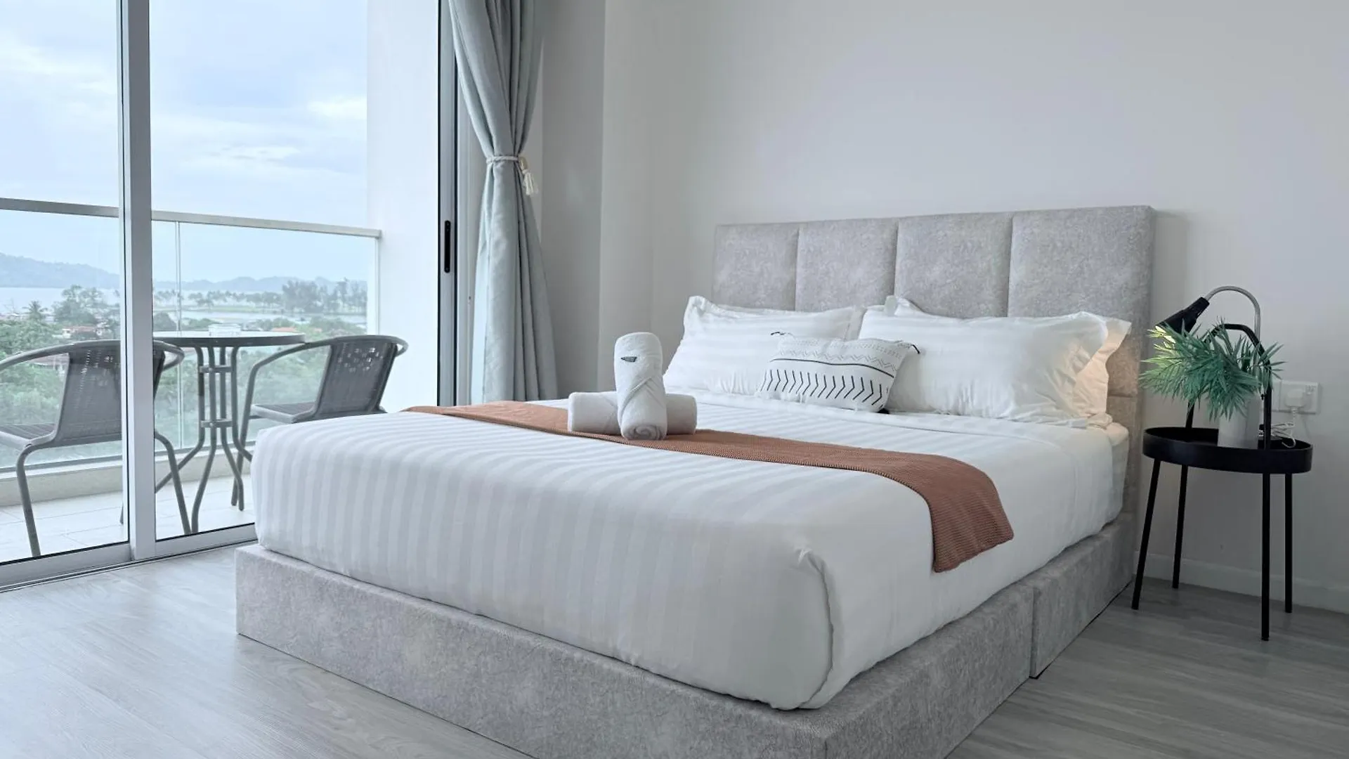 Arusuites Tanjung Aru Kota Kinabalu - Laxzone Suite Appartement